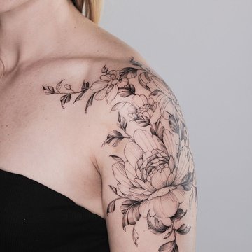 1615869945_47-p-zhenskie-tatuirovki-na-pleche-49 — копия.jpg