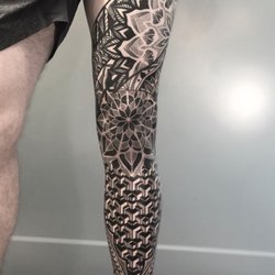 Bein-Tattoos für Männer