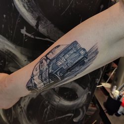 Tattoo als Teil des Gesamtbildes – nicht nur als Motiv