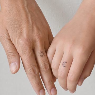 Kleines Mutter-Tochter-Tattoo