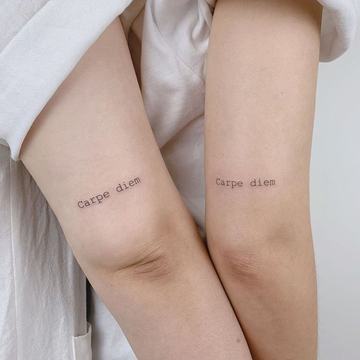 Kleines Carpe-Diem-Tattoo