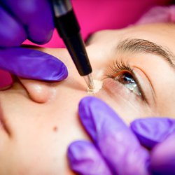 Permanent Make-up unter den Augen