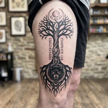 Yggdrasil-Tattoos für Männer