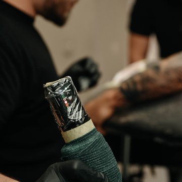 Tattoo- und Piercingstudios VEAN TATTOO