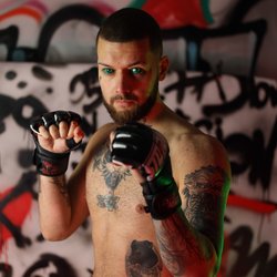 Wie lange kein Sport nach Tattoo: Richtwerte, Pflege und Risiken