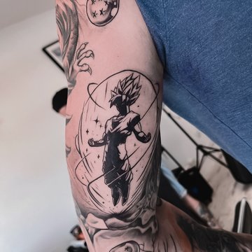 Buntes Tattoo am Arm