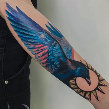 Farbiges Tattoo am Arm