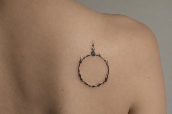 Minimalistisches Dark‑Souls‑Tattoo
