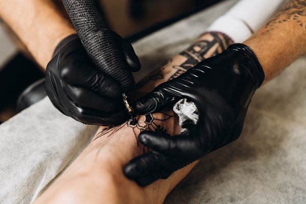 Tätowierer im VEAN TATTOO Netzwerk