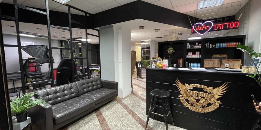 Eröffnung eines Studios in Berlin Red