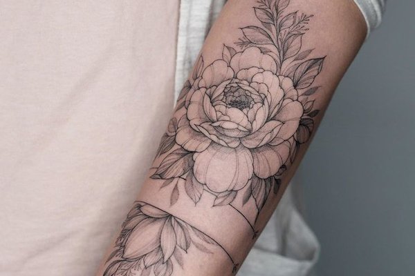 kakimi-byvayut-tatu-s-pionami-i-chto-oni-oznachayut-20 — копия.jpg