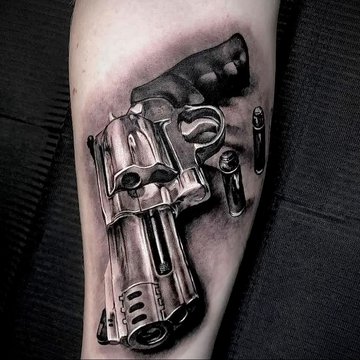 пример-рисунка-тату-револьвер-на-фото-16.02.2021-№0014-tattoo-revolver-tatufoto.com-.jpg