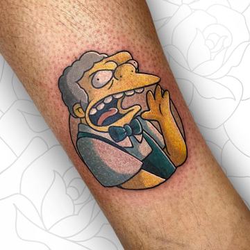 Farbiges Simpson‑Tattoo im klassischen Comic‑Stil