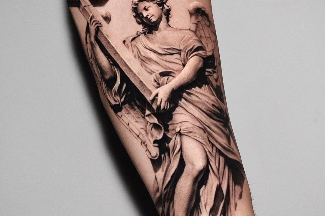 graphic-angel-tattoo-women-water